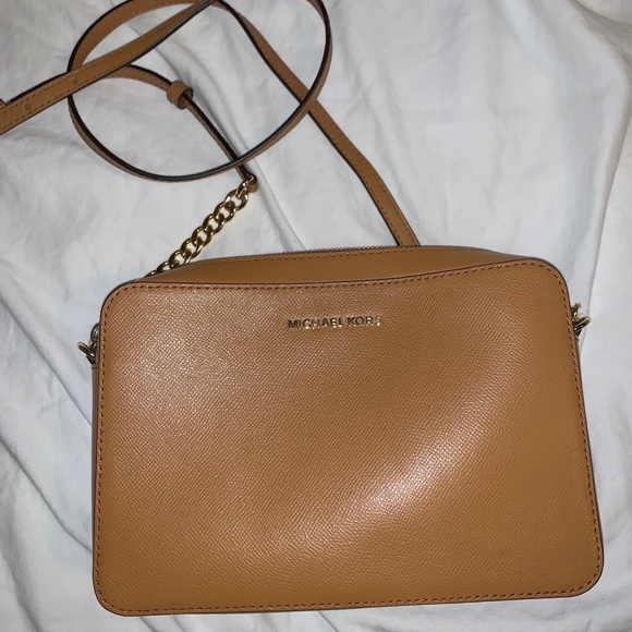 SOLD Michael Kors Jet Set Crossbody - Picture 3 of 5